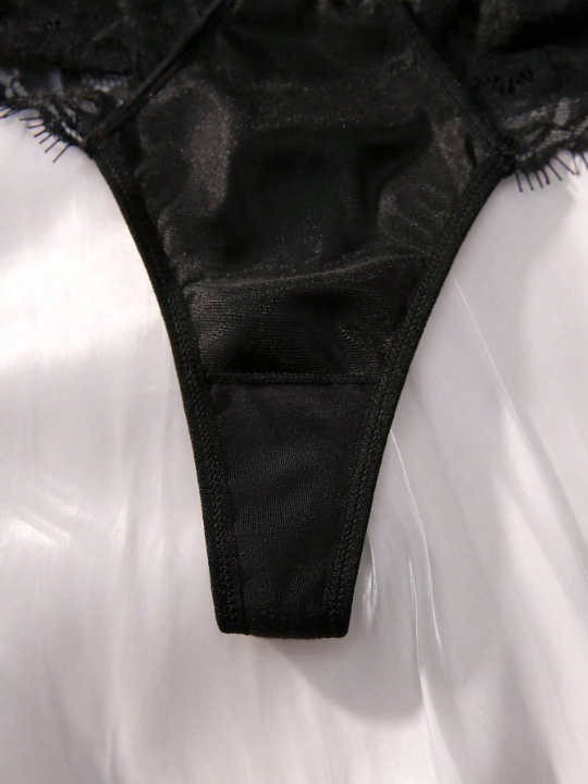 Contrast Lace Underwire Lingerie Set