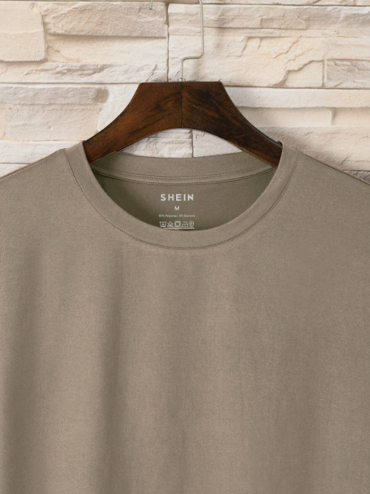 Men Solid Round Neck Tee