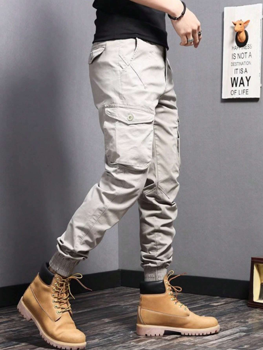 Manfinity LEGND Men Flap Pocket Cargo Pants