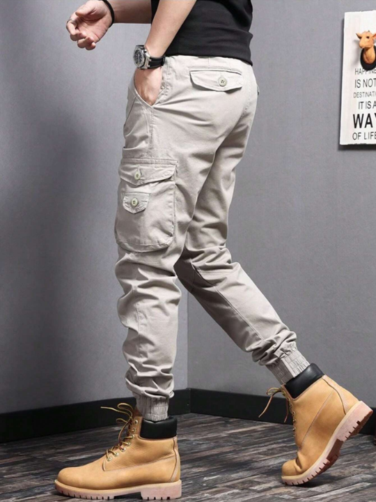 Manfinity LEGND Men Flap Pocket Cargo Pants