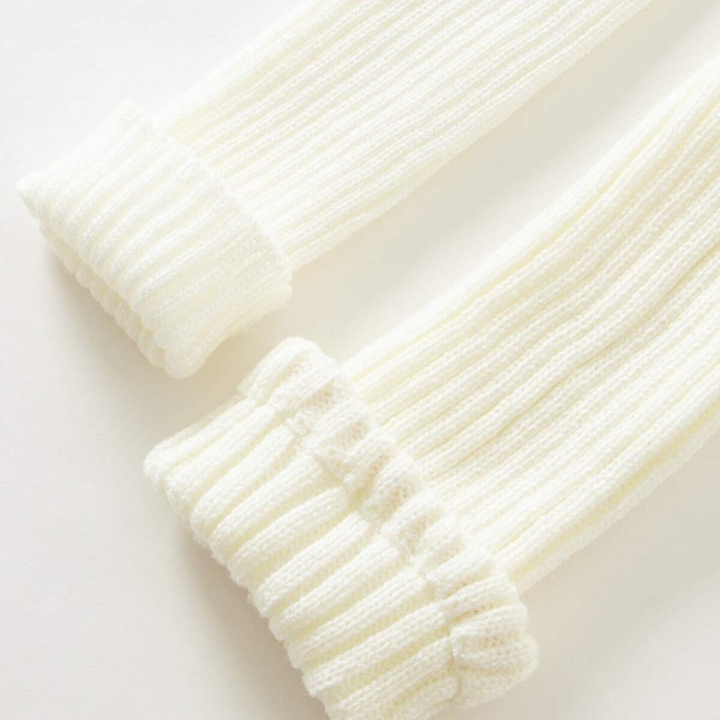 One Pair Of White Over-the-knee Leg Warmers Socks