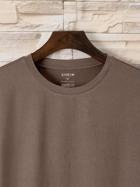 Men Solid Round Neck Tee