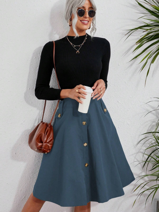 Solid Button Detail Flare Skirt