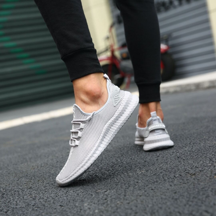 Men's Comfortable Super Lightweight Breathable Mesh Sneakers