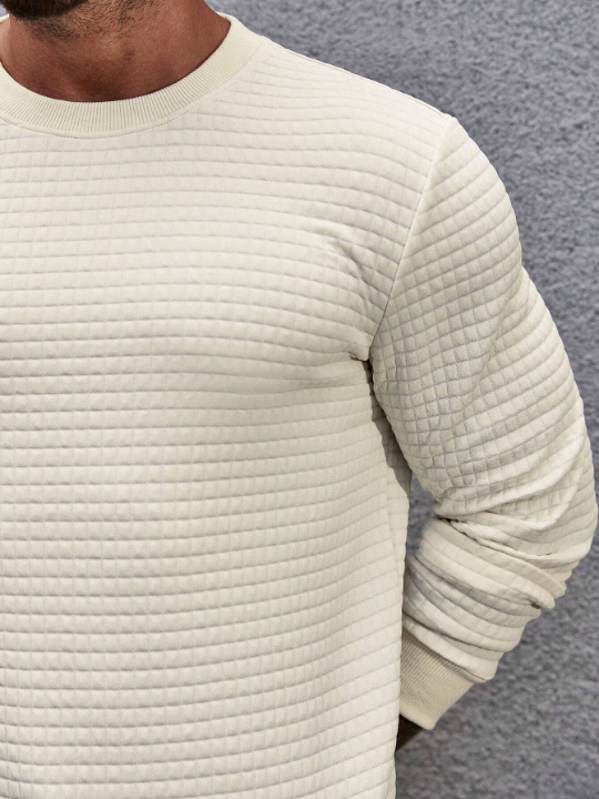 Manfinity Homme Men Solid Round Neck Sweatshirt