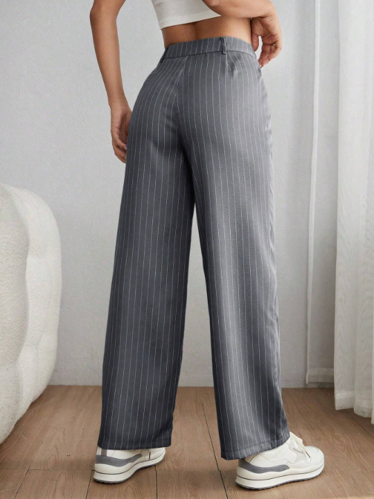 PETITE Striped Print Plicated Detail Pants