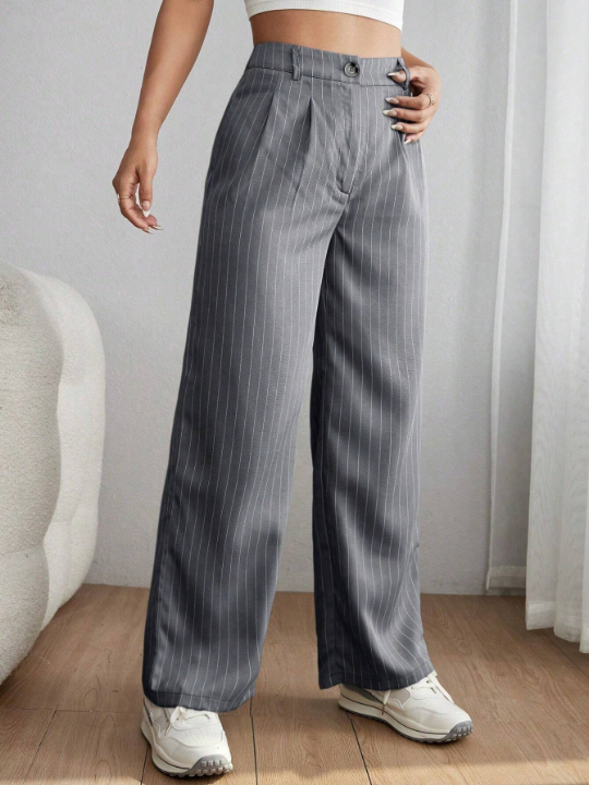 PETITE Striped Print Plicated Detail Pants