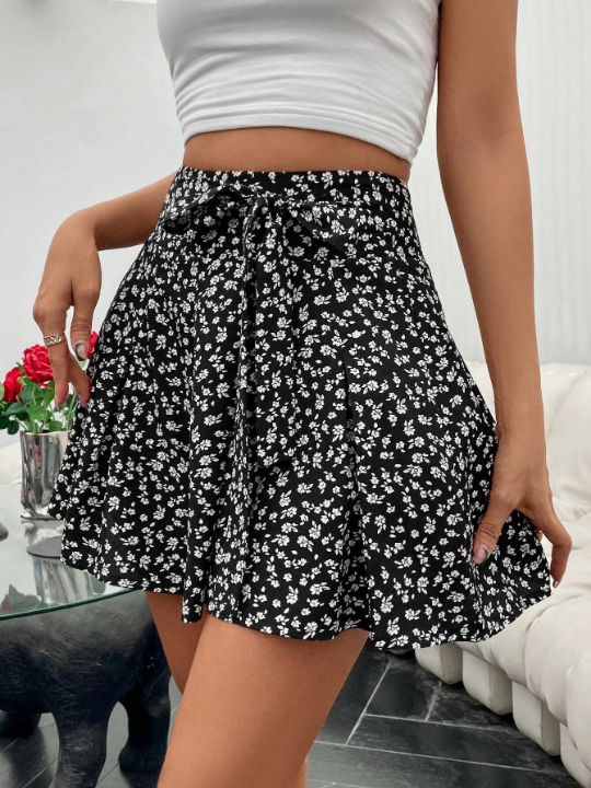 VCAY Ditsy Floral Print Flare Leg Skort