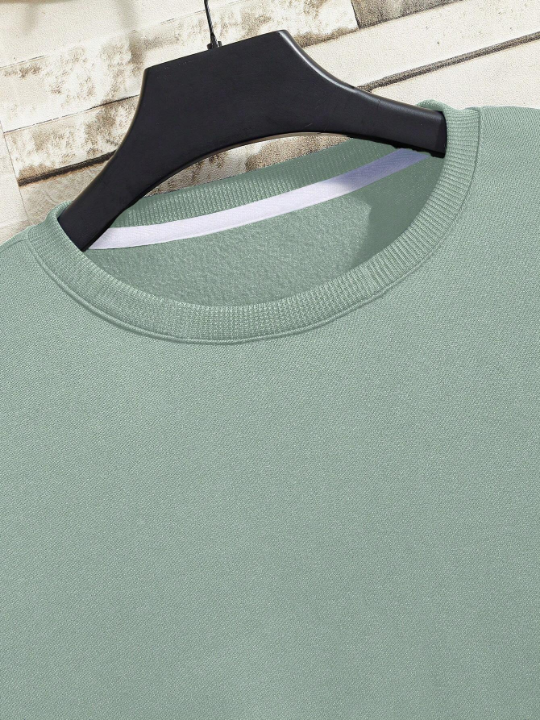 Men Solid Thermal Lined Sweatshirt