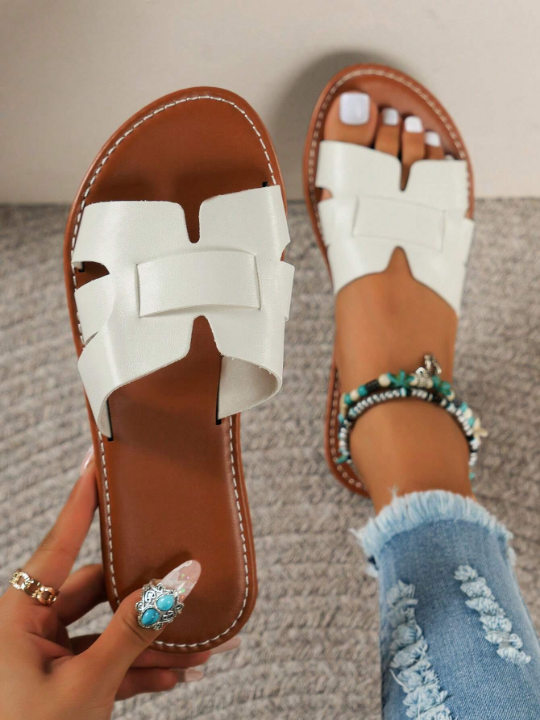 Ladies' Fashionable Flat Sandals For Summer Outdoor Wear