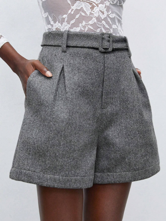 Maija High Waist Plicated Detail Shorts