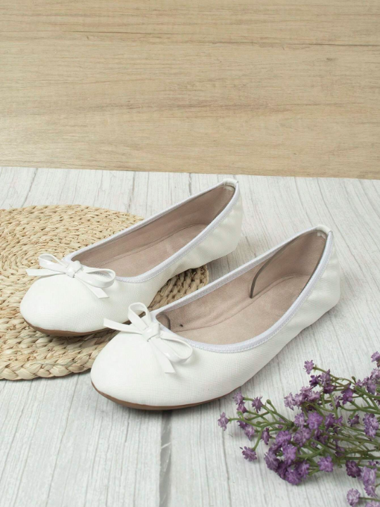 Fashionable And Comfortable Women's Flat Shoes