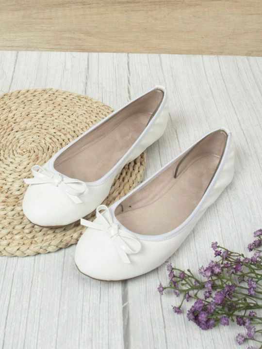 Fashionable And Comfortable Women's Flat Shoes