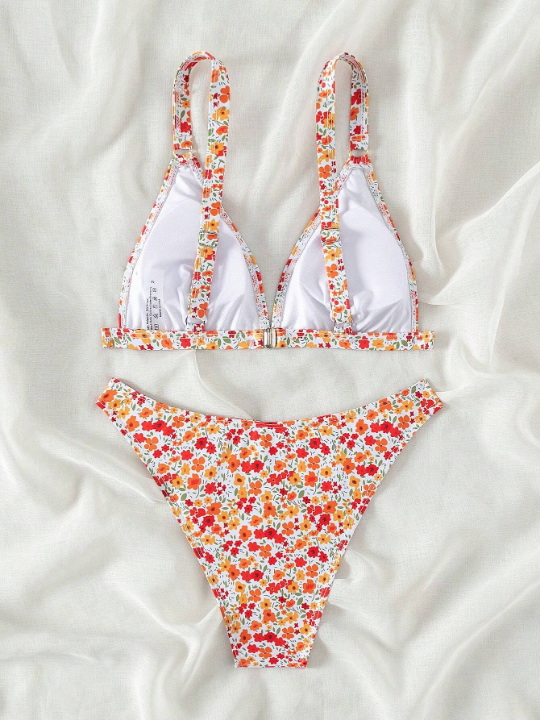 Ditsy Floral Triangle Bikini Swimsuit New Year