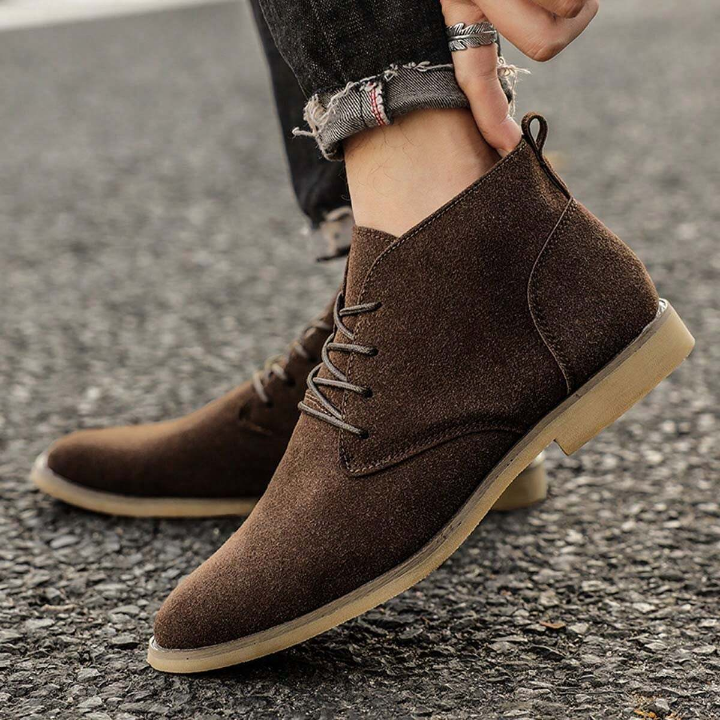 Men's Retro Boots For Four Seasons, Plus Size, Suede Upper, Lace-Up High-Top Shoes (Thin Style, One Size Smaller)