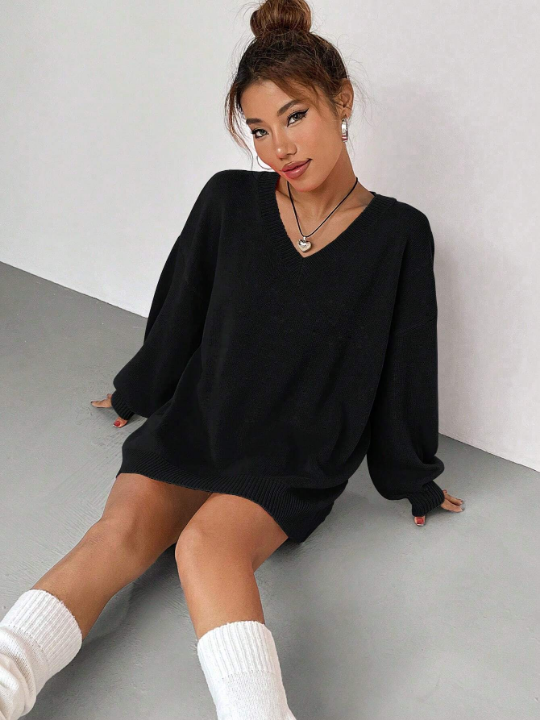 Qutie Solid Drop Shoulder V Neck Sweater