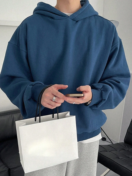DAZY Men Solid Drop Shoulder Hoodie