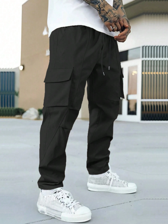 Manfinity LEGND Loose Fit Men's Cargo Pants With Flap Pockets, Side Drawstring Waist