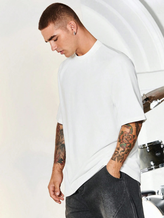 Manfinity LEGND Men Solid Raglan Sleeve Tee