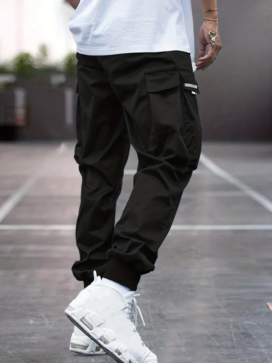 Men Letter Graphic Flap Pocket Drawstring Waist Cargo Pants