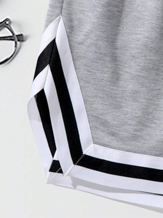 Manfinity Sporsity Manfinity Loose Fit Men's Letter Printed Striped Trim Grey Shorts With Drawstring Waist