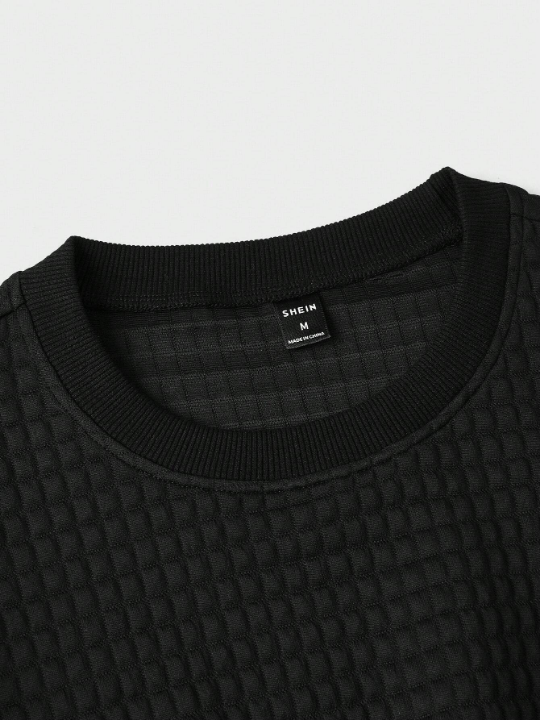 Manfinity Homme Men Solid Round Neck Sweatshirt