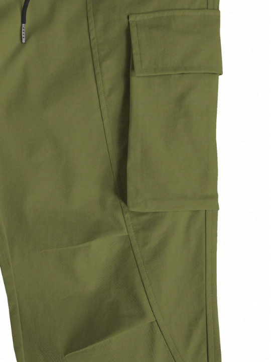 Manfinity LEGND Loose-Fit Men's Cargo Pants With Flap Pockets, Side Drawstring Waist