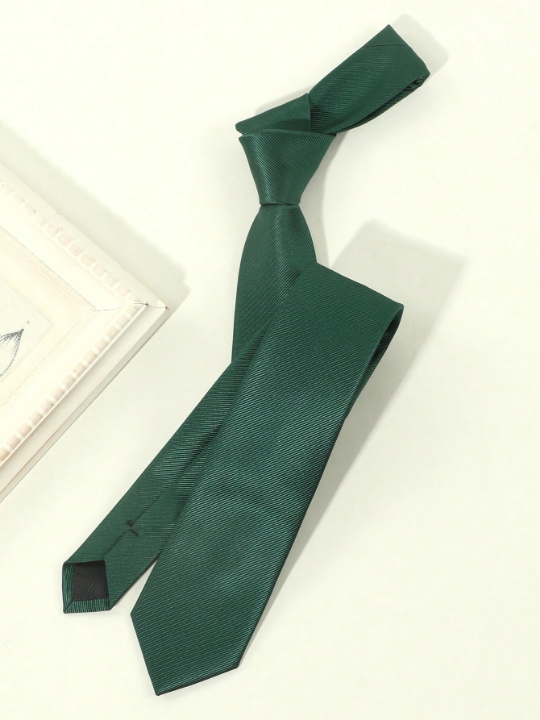 1pc Men's Fashionable Solid Dark Green With Diagonal Stripes Skinny Tie For All Occasions