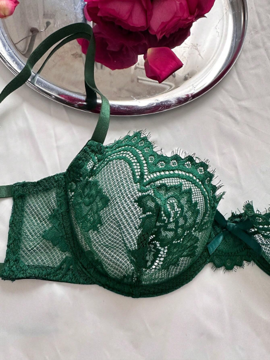 Floral Lace Underwire Lingerie Set