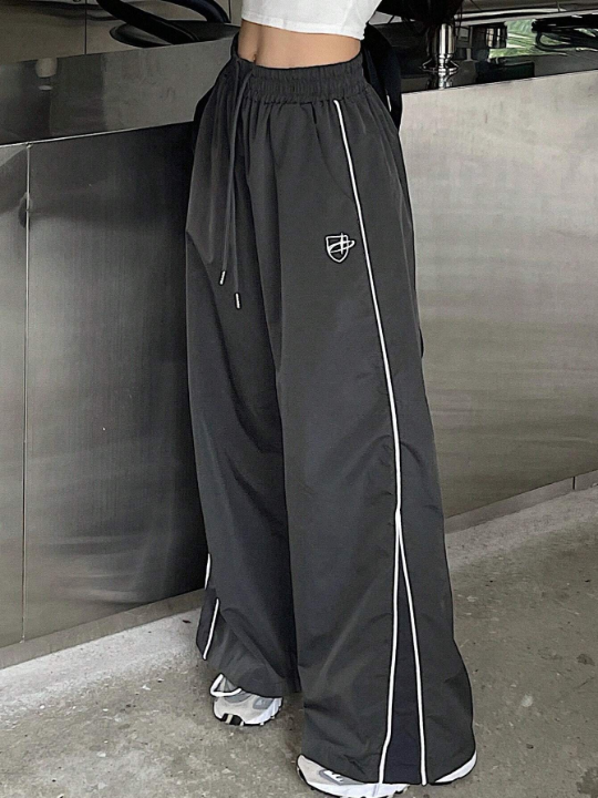 DAZY Contrast Piping Drawstring Waist Wide Leg Pants