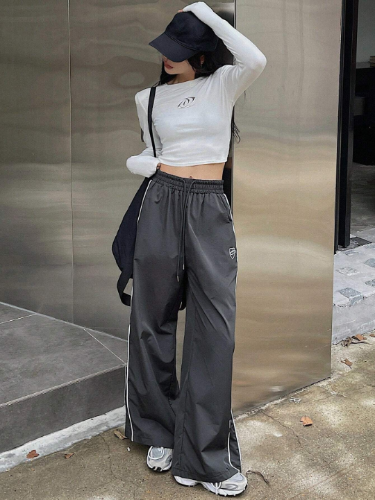 DAZY Contrast Piping Drawstring Waist Wide Leg Pants