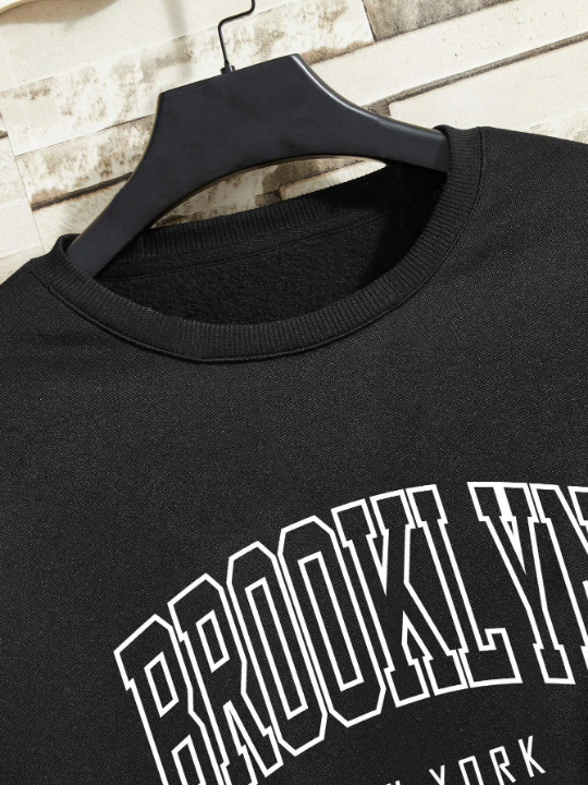 Men Letter Graphic Thermal Lined Sweatshirt