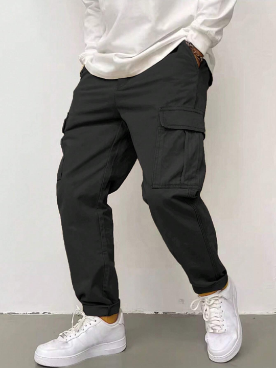 Manfinity Hypemode Loose Fit Men's Cargo Pants With Flap Pockets And Side Pockets