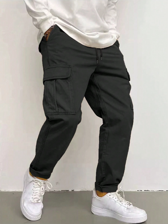 Manfinity Hypemode Loose Fit Men's Cargo Pants With Flap Pockets And Side Pockets