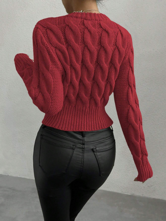 Essnce Cable Knit Crop Sweater