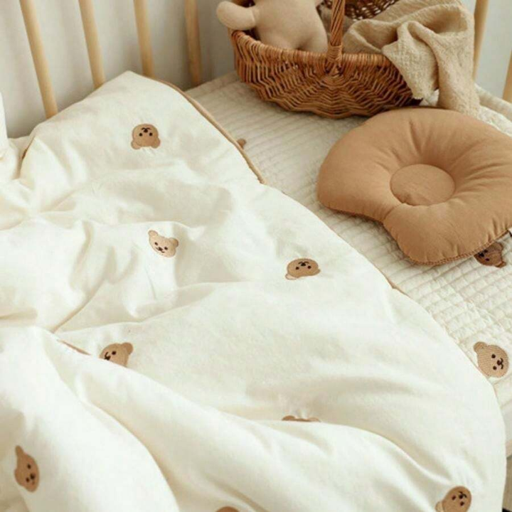 1pc Thickened Bear Printed Baby Quilt With Integrated Warm Keeping Function, Suitable For Kindergarten Children And Baby’s Nap During Spring/autumn/winter