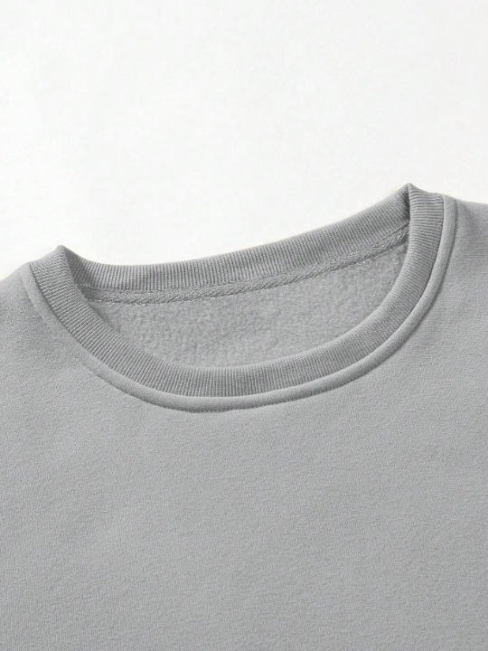 Cottnline Men's Drop Shoulder Letter Patch Fleece Pullover Sweatshirt