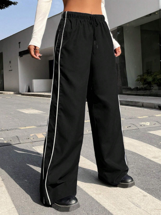 EZwear Contrast Piping Drawstring Waist Wide Leg Cargo Pants