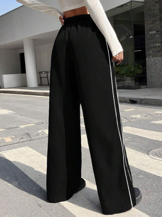 EZwear Contrast Piping Drawstring Waist Wide Leg Cargo Pants