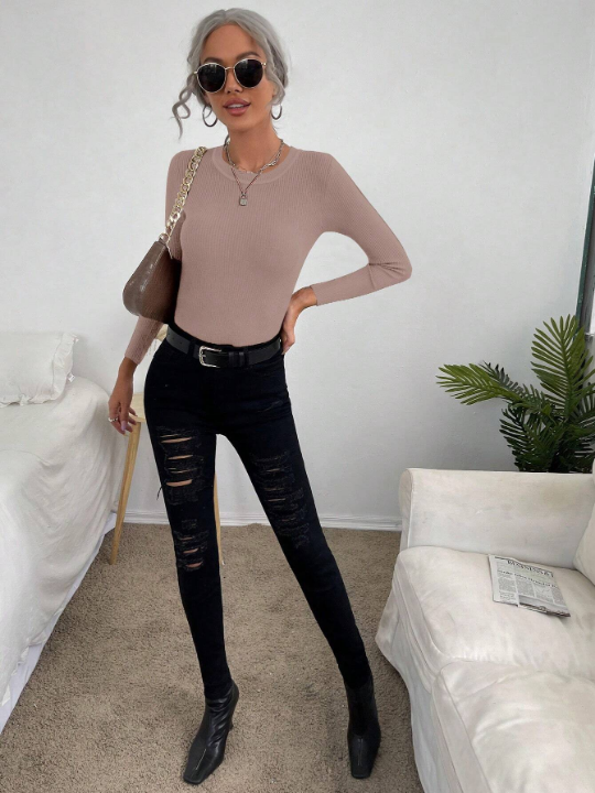 Frenchy Slim Fit Solid Color Knitted Sweater With Round Neckline And Ribbed Hem