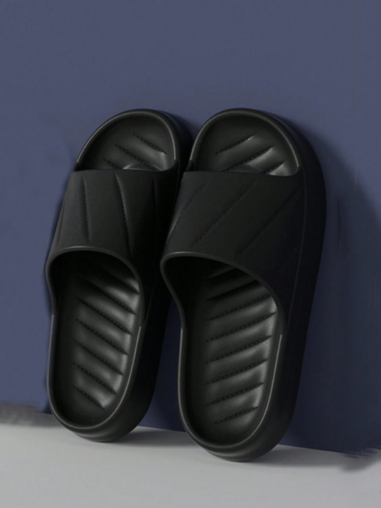 New Fashionable And Versatile Soft Black Rhombus Surface With Non-slip And Anti-odor Eva Material Bathroom Slip-on Men's Home Plastic Slippers