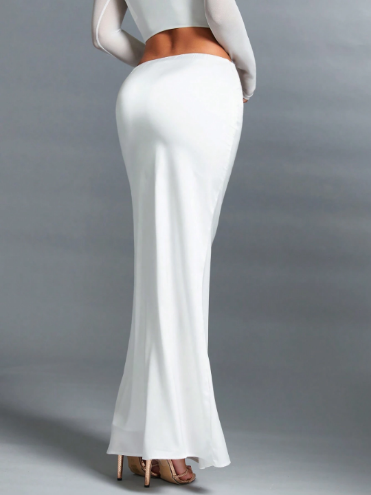 BAE White Satin Mermaid Skirt With Low Waistline For Elegant Date Night Or Party, Perfect For New Year's Eve Or Christmas Outfit