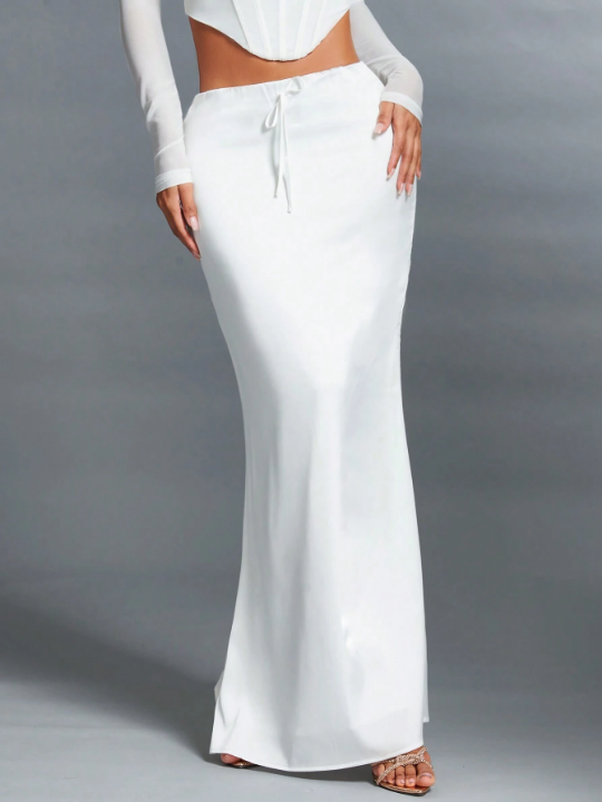 BAE White Satin Mermaid Skirt With Low Waistline For Elegant Date Night Or Party, Perfect For New Year's Eve Or Christmas Outfit