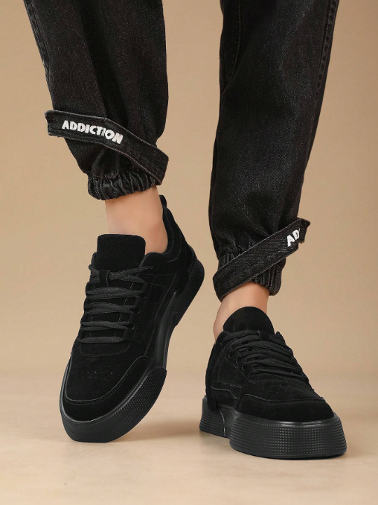 Men's Solid Black Front Lace-up Casual Skate Shoes With Minimalist Style Contrast Detail Round Toe Thick Sole Sneakers