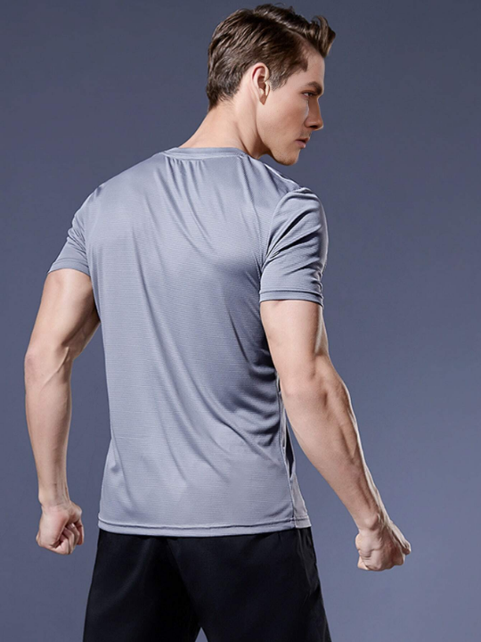 2pcs Men's Sports Outfits, Quick-Dry T-Shirt And Breathable Gym Running Clothes Gym Clothes Men Basic T-Shirt