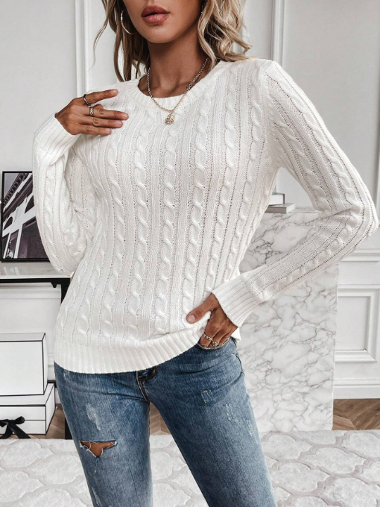 Essnce Solid Color Twisted Pattern Sweater