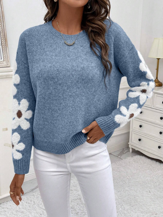 Essnce Casual Women's Sweater With Floral Pattern