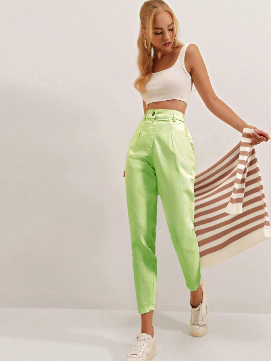 Frenchy Solid Color Folded Pleated Tapered Pants, Cropped