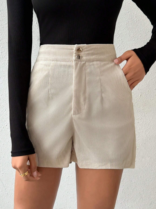 Essnce Solid Color Corduroy Shorts