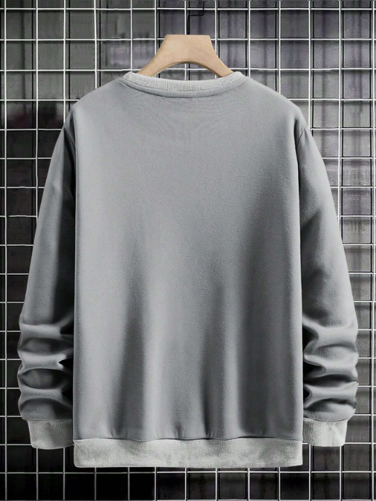 Cottnline Men 1pc Letter Patched Detail Thermal Lined Sweatshirt